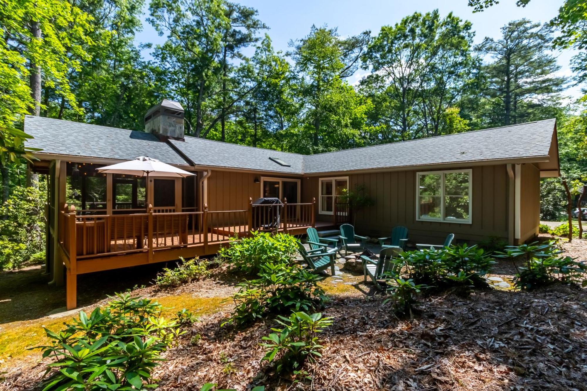 Newly Renovated, *Two Cubs Cottage* Highlands Exterior photo